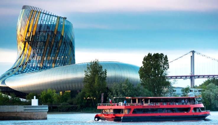 Bordeaux<br><b>Bernard Magrez renforce son offre oenotourisme grâce la croisière fluviale en prenant une participation dans Bordeaux River Cruise !</b>