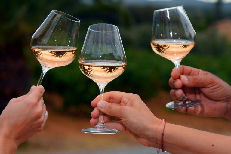 Fraude<br><b>Des millions de litres de ros espagnol vendus pour du vin franais</b>